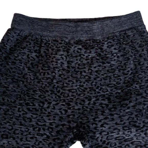 ---  Gray Animal Print Leggings  Teen Size Small Medium - Picture 3 of 4